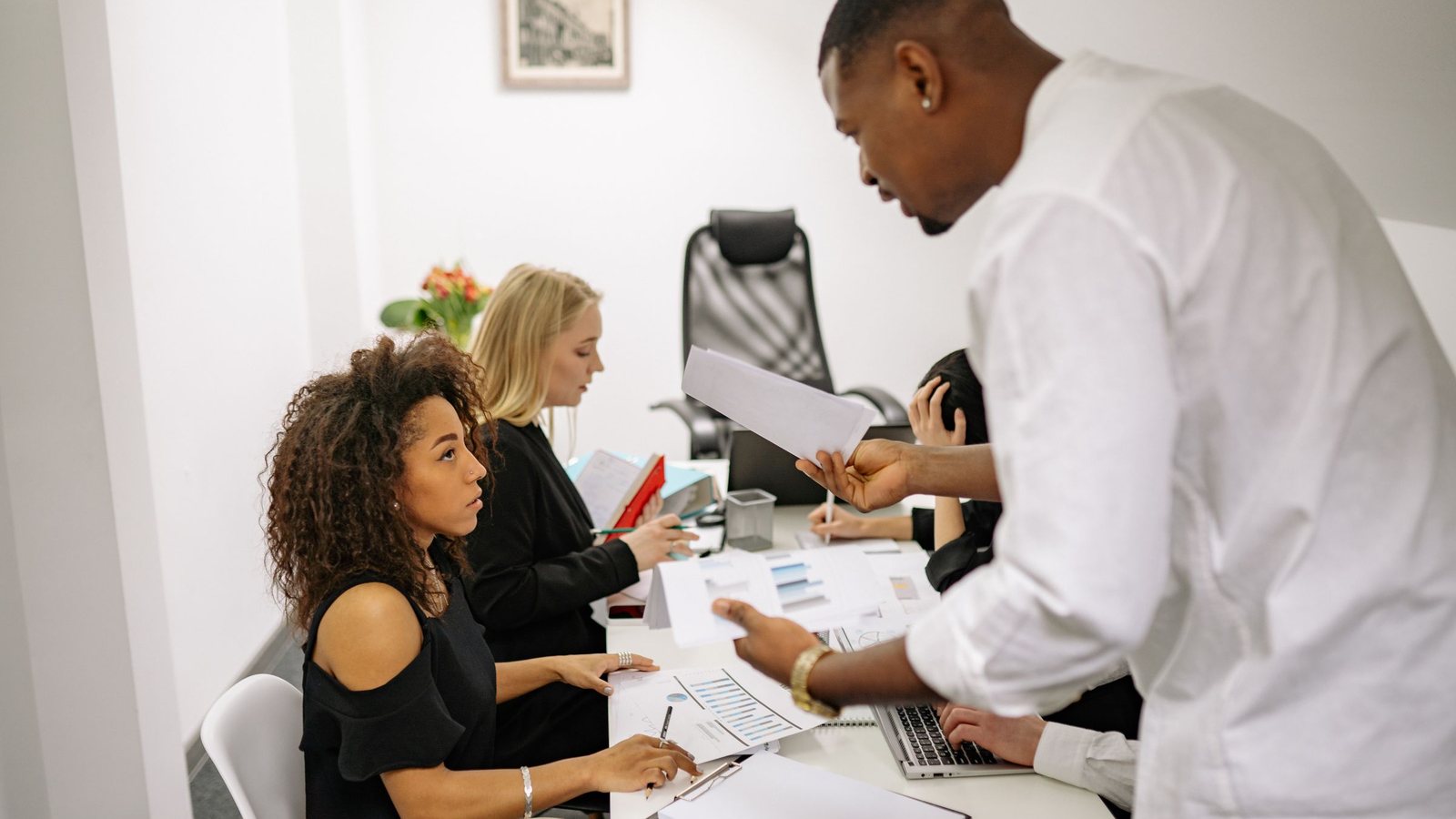 Costos reales de AI Office: Más allá del precio de la licencia