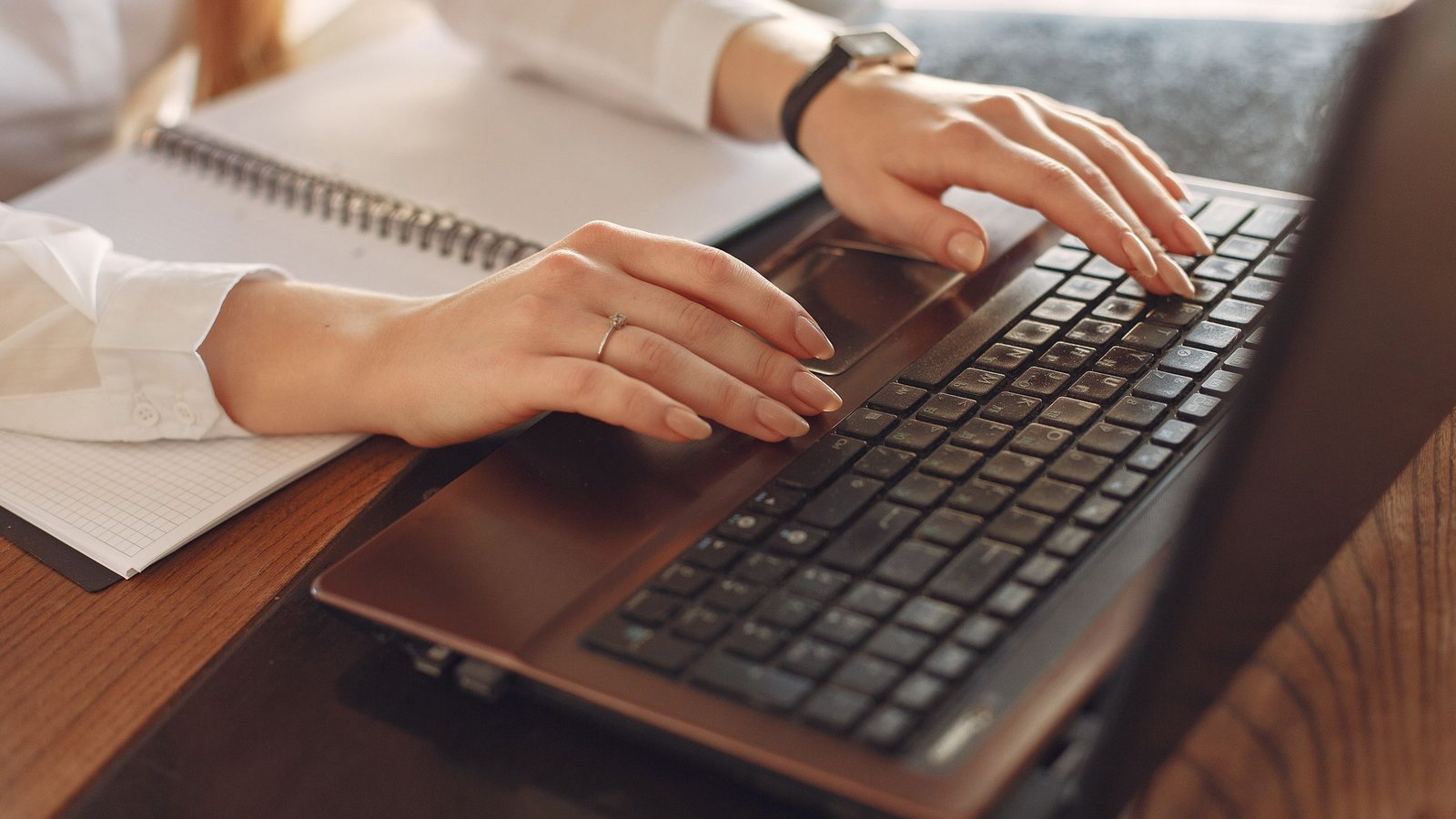 Cloud vs on-premise: El asistente AI de oficina en AIV Office